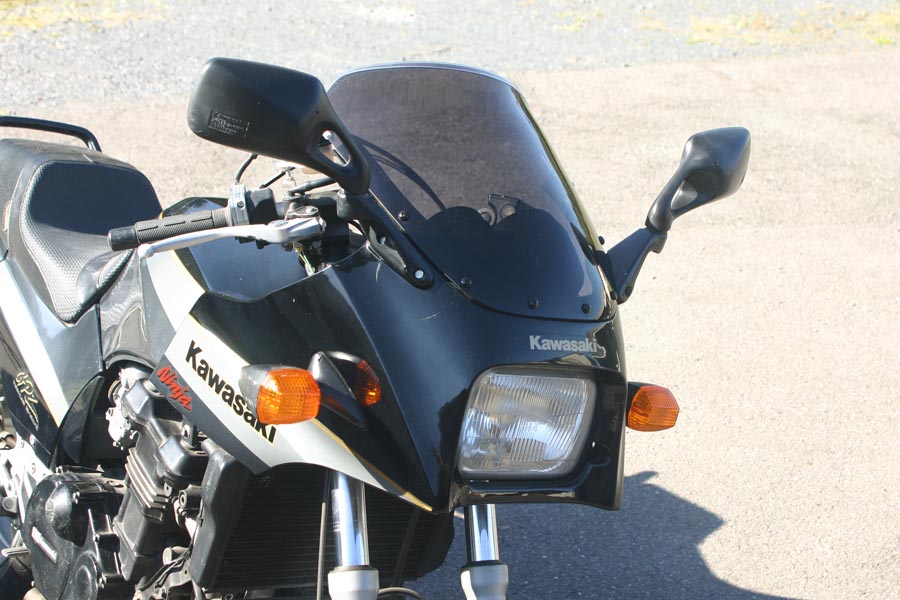 GIVI製GPZ900R スクリーン 社外  バイク 部品 ZX900A スモークスポイラースクリーン コンディション良好 割れ欠け無し 品薄 希少品:22315684