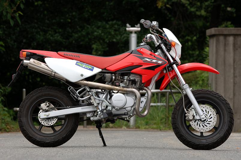 xr100モタード　ノジマチタンマフラー